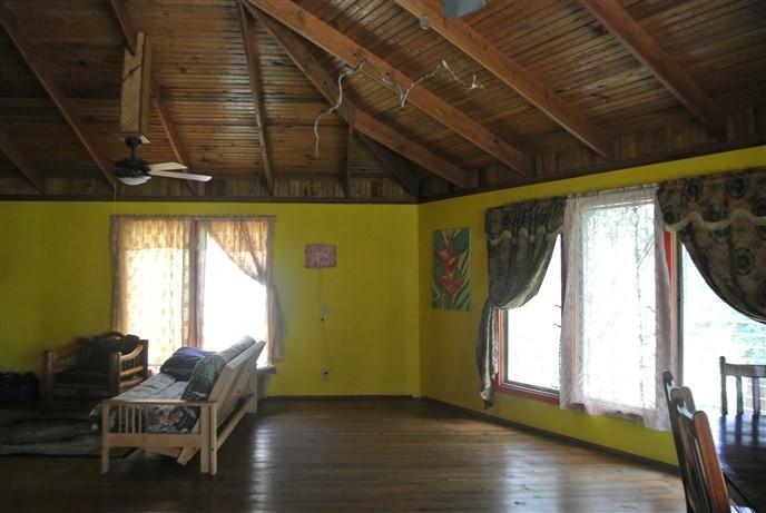Listing ID: URE0383, Stuart's Hill Utila, Bay Islands, HN - Stuart’s Hill Home, Photo #