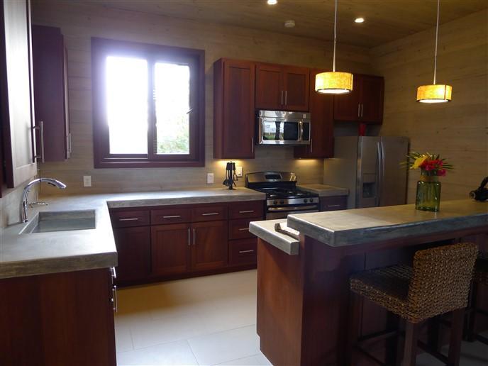 Listing ID: URE0387, Coral Beach Village - Little Bight Utila, Bay Islands, HN - Beach Side Cottage Home at Coral Beach Village, Photo #