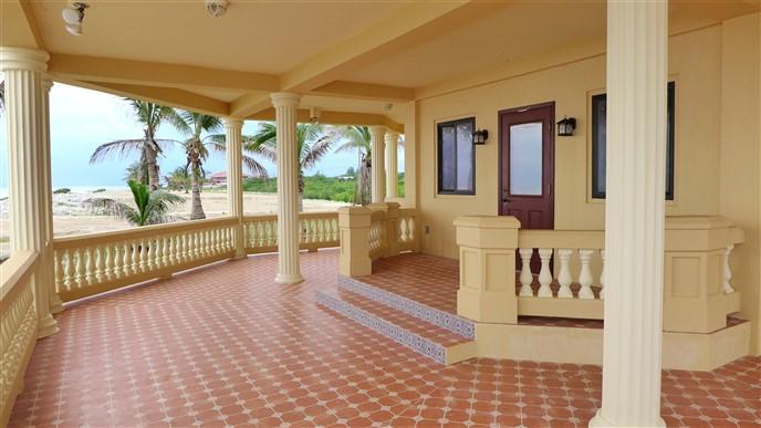 Listing ID: URE0408,  Utila, Bay Islands, HN - Wyndsong Manor, Photo #