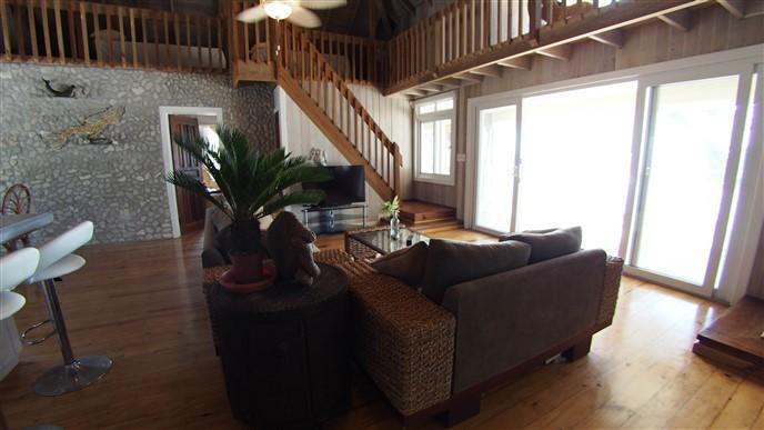 Listing ID: URE0414, Coral Beach Utila, Bay Islands, HN - Casa Miradora, Photo #
