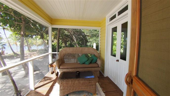 Listing ID: URE0414, Coral Beach Utila, Bay Islands, HN - Casa Miradora, Photo #