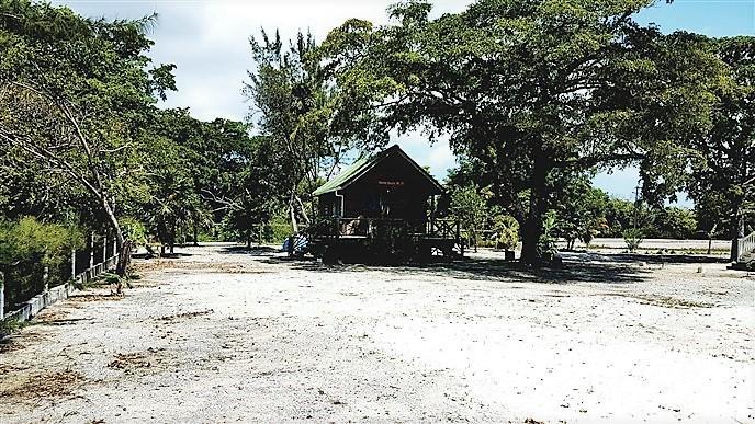 Listing ID: URE0417, The Well Utila, Bay Islands, HN - Beach Front Cabin at the Well, Photo #