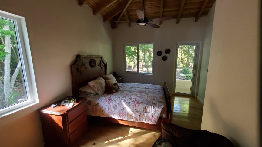 Listing ID: URE0449, Jack Neil Beach Utila, Bay Islands, HN - Beachfront Home at Jack Neil Beach, Photo #