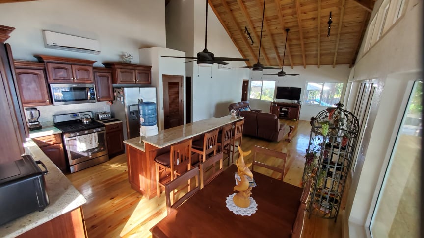 Listing ID: URE0449, Jack Neil Beach Utila, Bay Islands, HN - Beachfront Home at Jack Neil Beach, Photo #