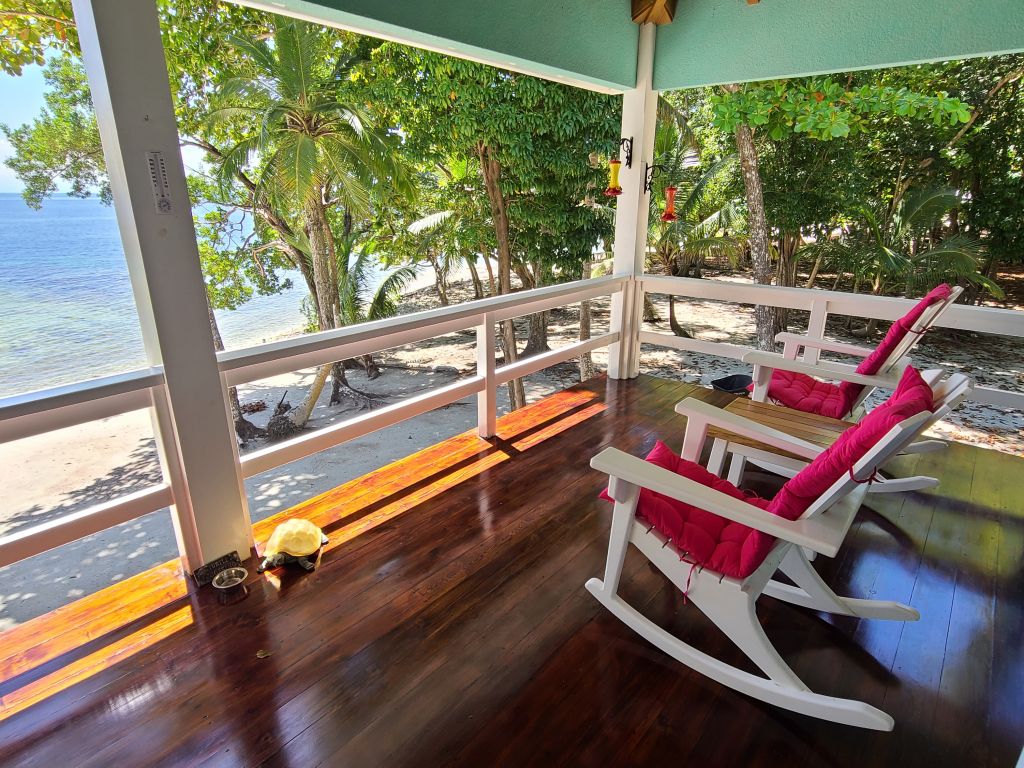 Listing ID: URE0449, Jack Neil Beach Utila, Bay Islands, HN - Beachfront Home at Jack Neil Beach, Photo #