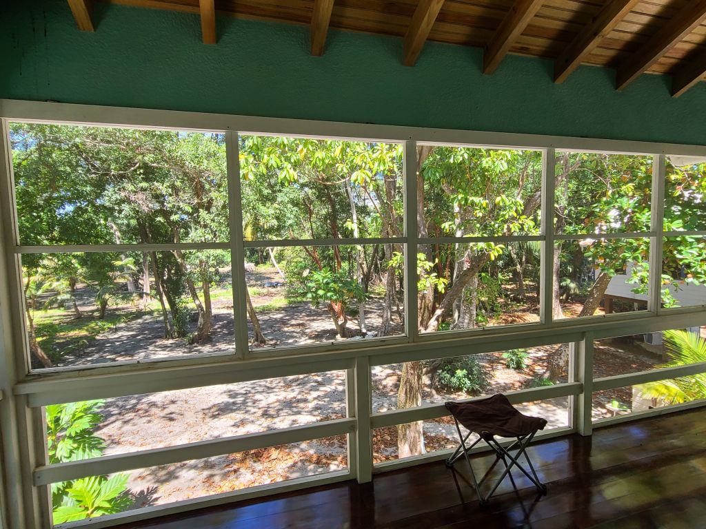 Listing ID: URE0449, Jack Neil Beach Utila, Bay Islands, HN - Beachfront Home at Jack Neil Beach, Photo #