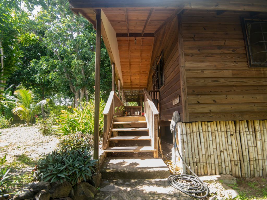 Listing ID: URE0455, Bambu Road Utila, Bay Islands, HN - Bambu House, Photo #