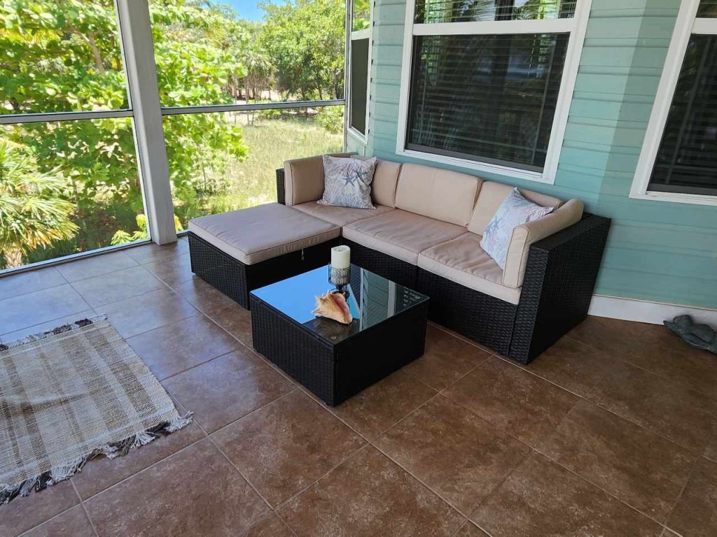Listing ID: URE0470, Pine Point Utila, Bay Islands, HN - Crystal Beach House at Pine Point, Photo #