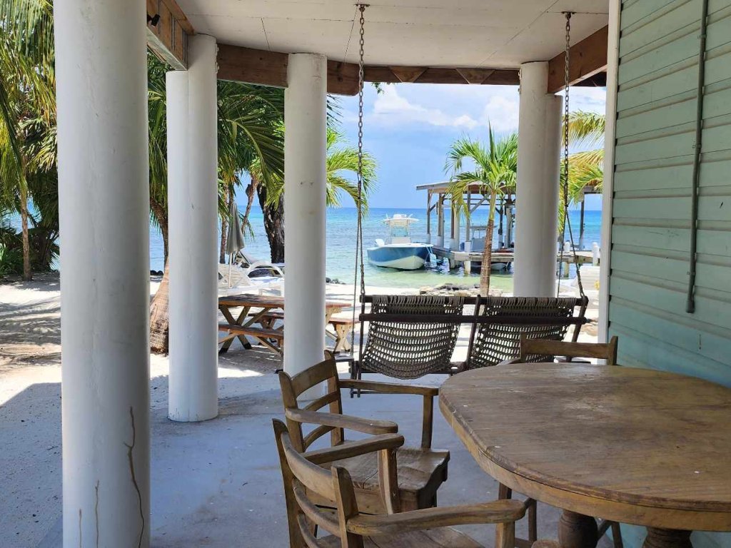 Listing ID: URE0470, Pine Point Utila, Bay Islands, HN - Crystal Beach House at Pine Point, Photo #