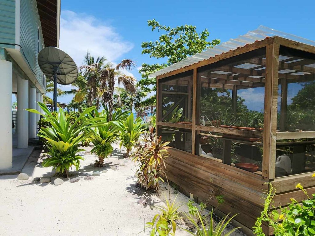 Listing ID: URE0470, Pine Point Utila, Bay Islands, HN - Crystal Beach House at Pine Point, Photo #