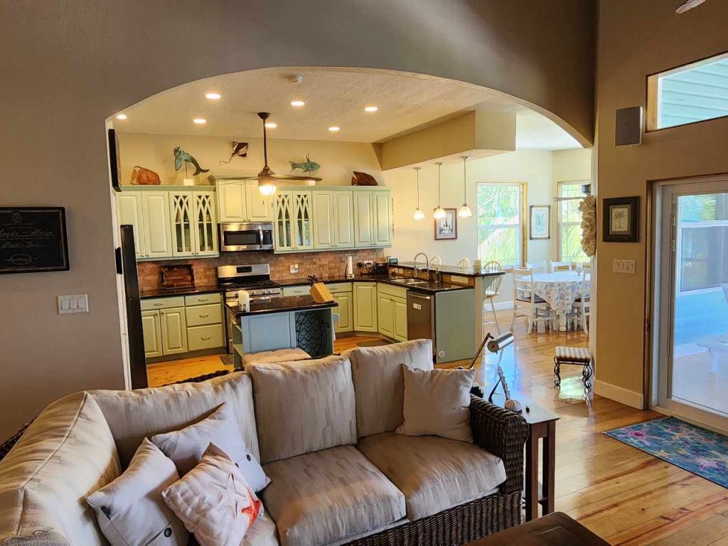 Listing ID: URE0470, Pine Point Utila, Bay Islands, HN - Crystal Beach House at Pine Point, Photo #