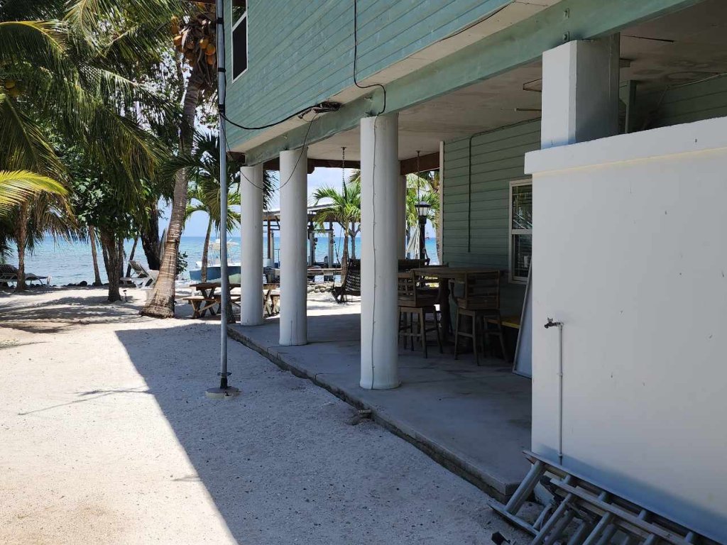 Listing ID: URE0470, Pine Point Utila, Bay Islands, HN - Crystal Beach House at Pine Point, Photo #
