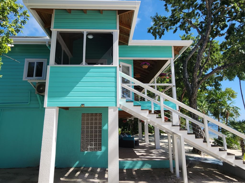 Listing ID: URE0473, Pine Point Utila, Bay Islands, HN - Driftwood Beach House, Photo #