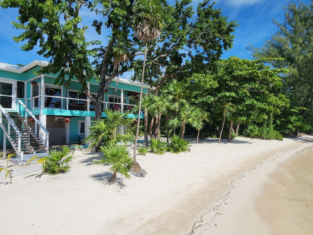 Listing ID: URE0473, Pine Point Utila, Bay Islands, HN - Driftwood Beach House, Photo #