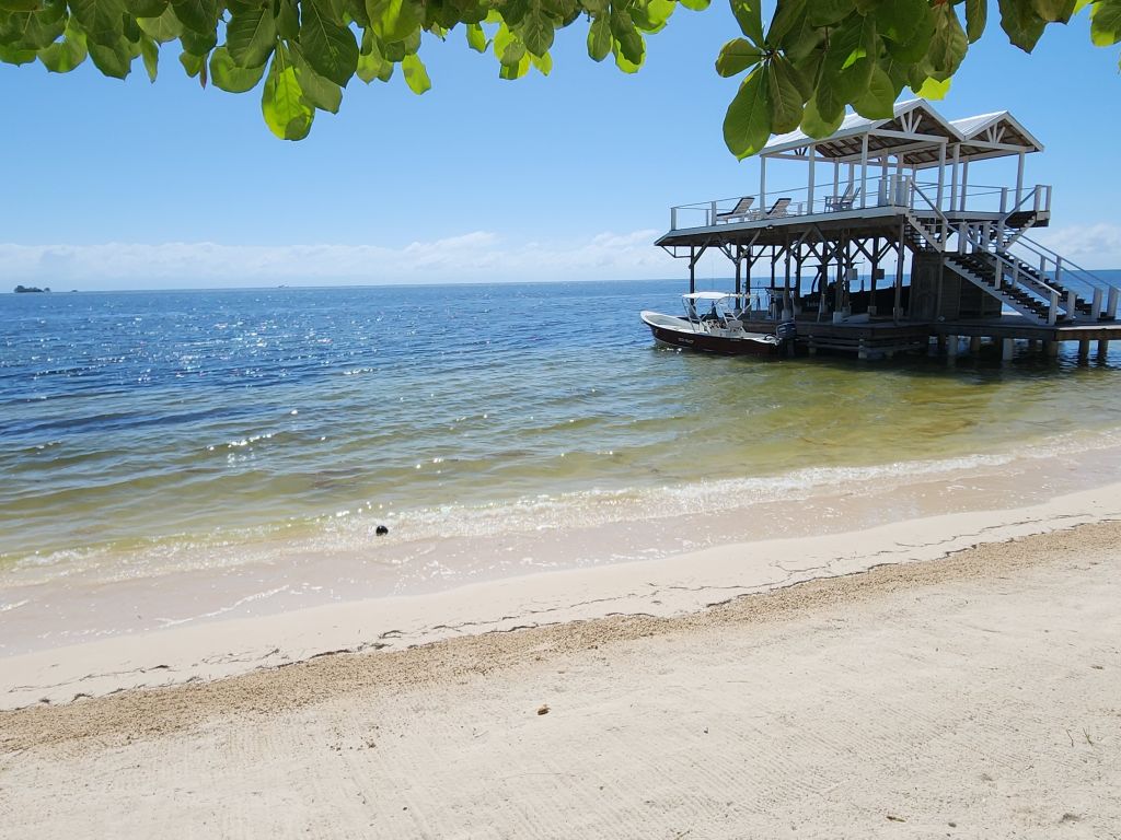 Listing ID: URE0473, Pine Point Utila, Bay Islands, HN - Driftwood Beach House, Photo #