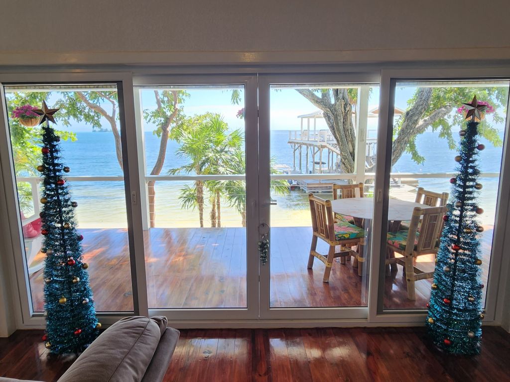 Listing ID: URE0473, Pine Point Utila, Bay Islands, HN - Driftwood Beach House, Photo #