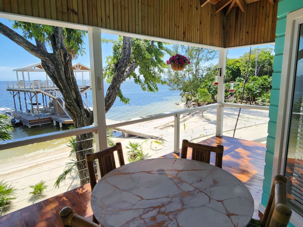 Listing ID: URE0473, Pine Point Utila, Bay Islands, HN - Driftwood Beach House, Photo #