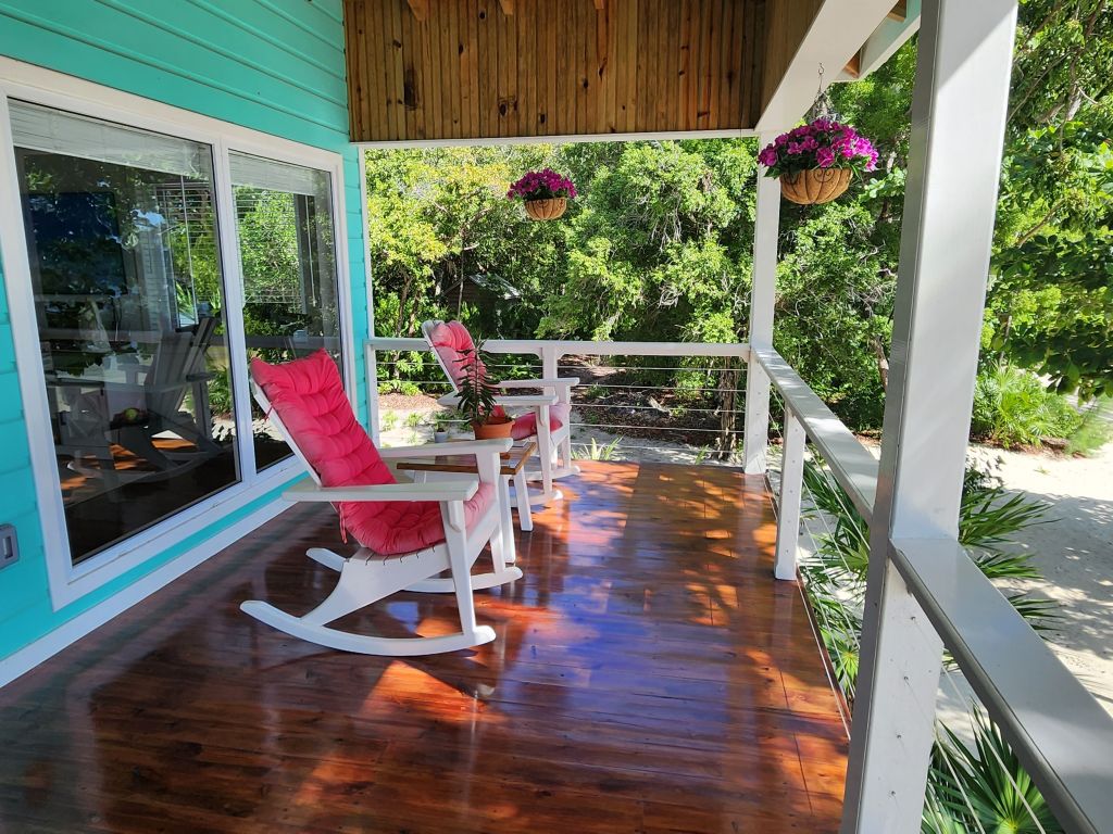 Listing ID: URE0473, Pine Point Utila, Bay Islands, HN - Driftwood Beach House, Photo #