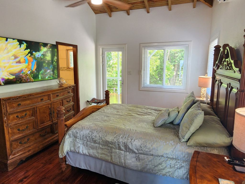 Listing ID: URE0473, Pine Point Utila, Bay Islands, HN - Driftwood Beach House, Photo #