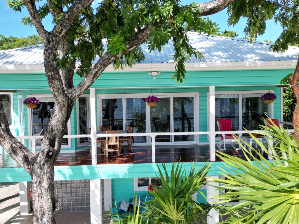 Listing ID: URE0473, Pine Point Utila, Bay Islands, HN - Driftwood Beach House, Photo #