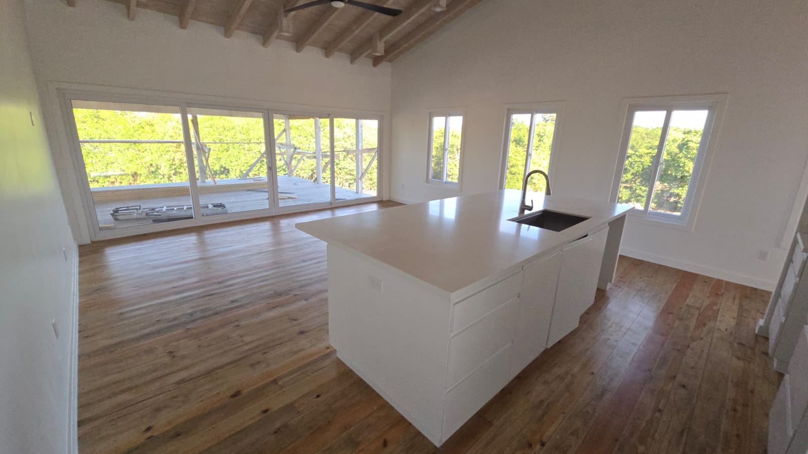 Listing ID: URE0481, Coral Beach Village Utila, Bay Islands, HN - Calypso Cove, Photo #