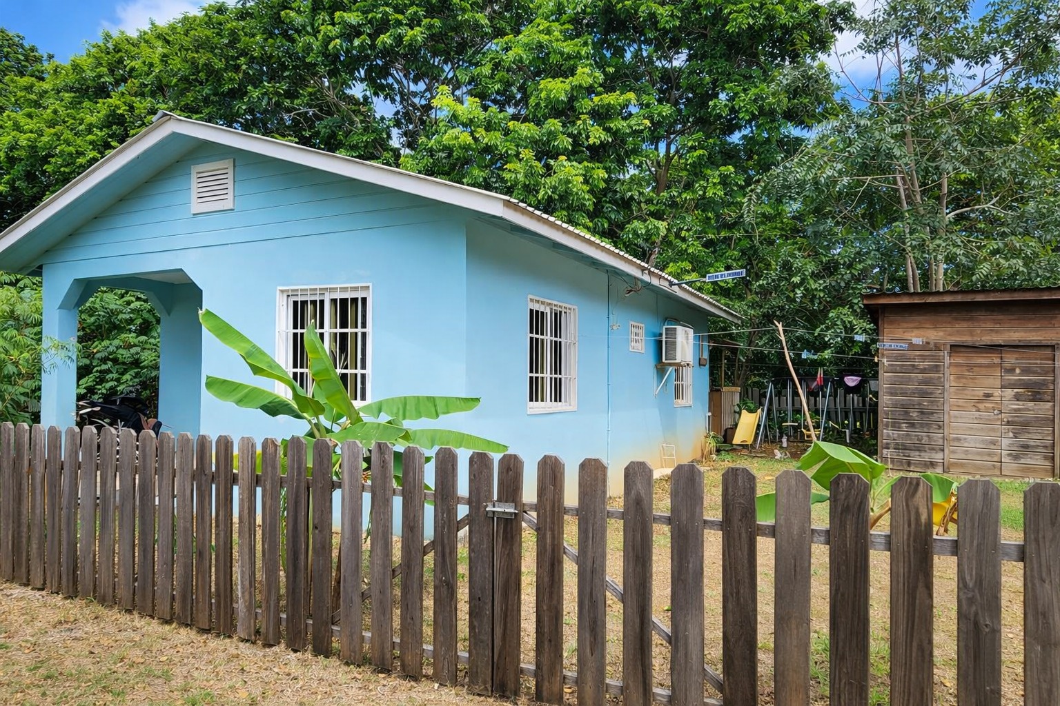 Listing ID: URE0486, Off airport road Utila, Bay Islands, HN - Blue Gem off the airport road, Photo #