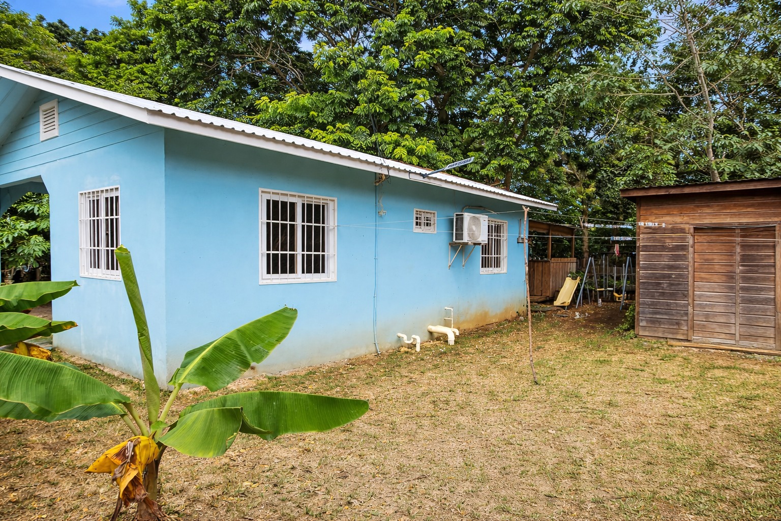 Listing ID: URE0486, Off airport road Utila, Bay Islands, HN - Blue Gem off the airport road, Photo #