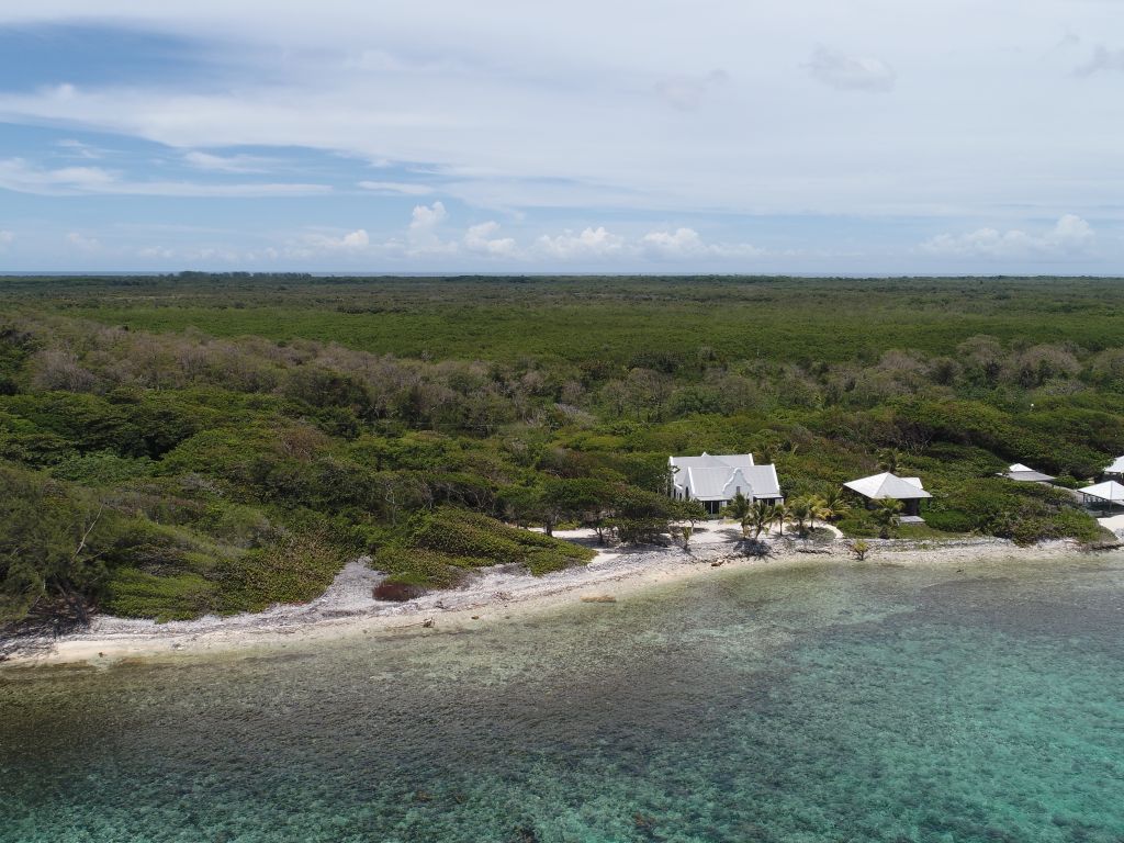 Listing ID: URE0636, Big Rock Utila, Bay Islands, HN - Big Rock Lot #2, Photo #