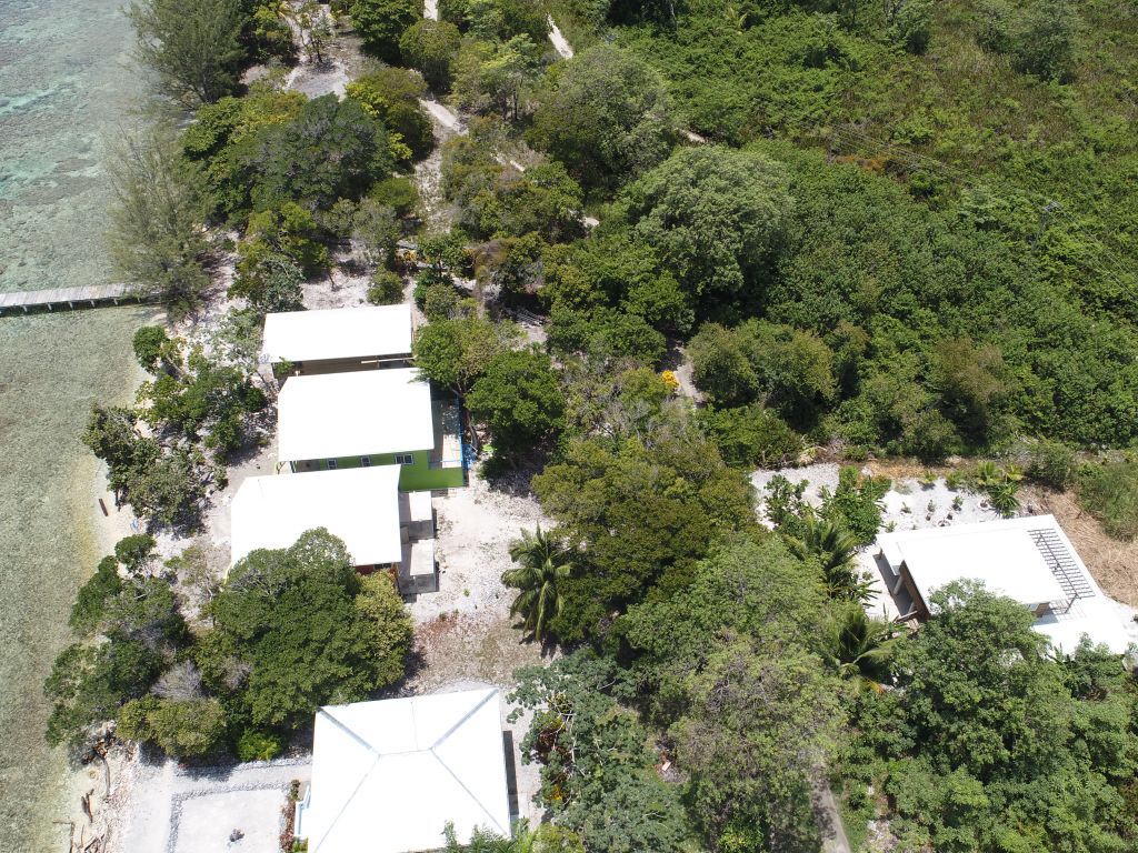 Listing ID: URE0636, Big Rock Utila, Bay Islands, HN - Big Rock Lot #2, Photo #