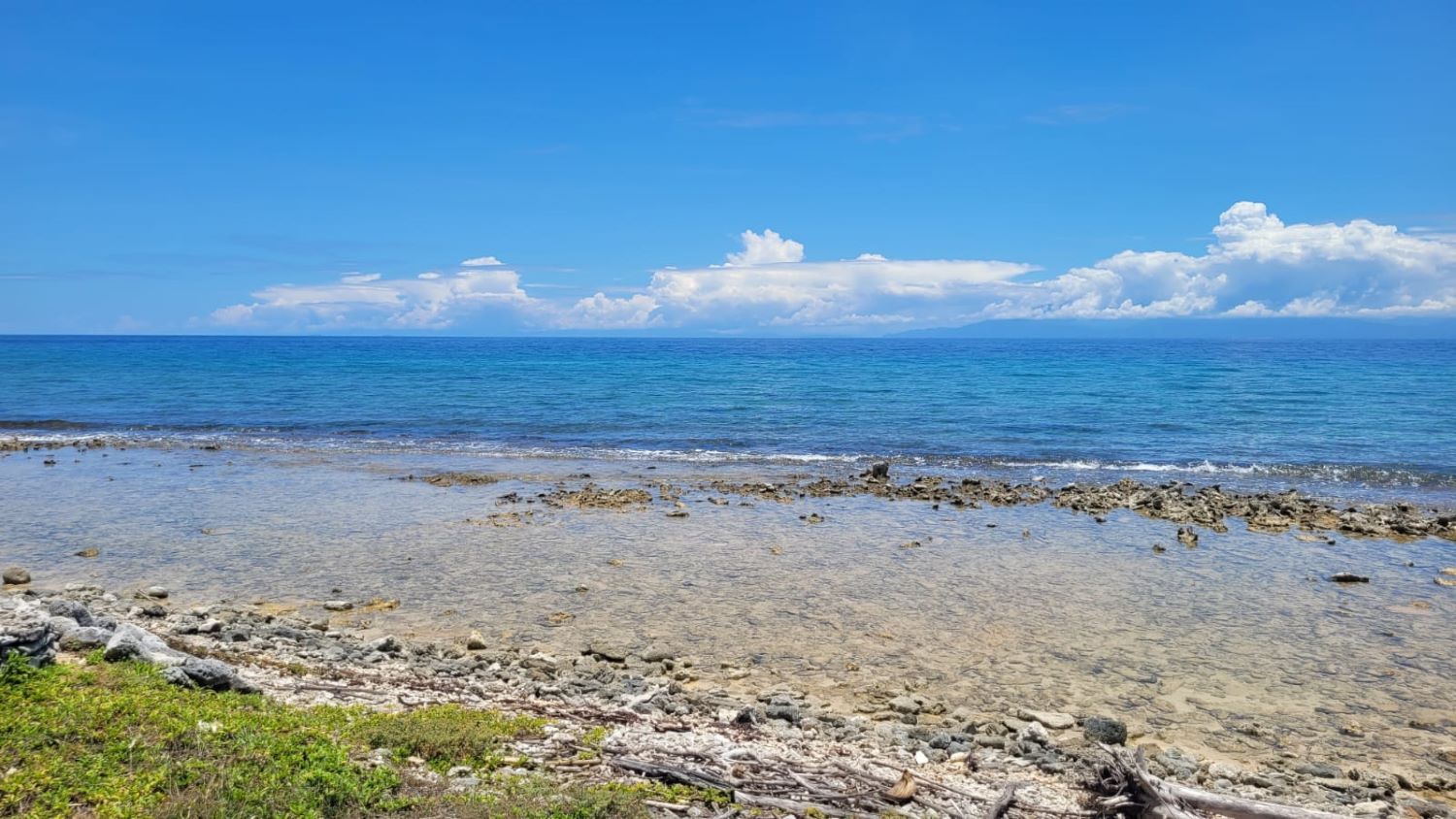 Listing ID: URE0703, Dolphin Run Utila, Bay Islands, HN - Dolphin Run Oceanfront Lot, Photo #