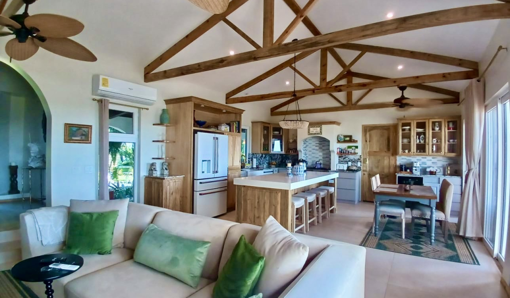Listing ID: URE0719, New Jericho Utila, Bay Islands, HN - Fortalaza Main House, Photo #
