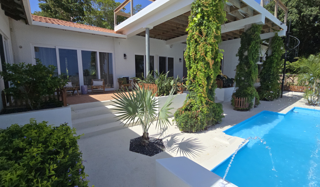 Listing ID: URE0719, New Jericho Utila, Bay Islands, HN - Fortalaza Main House, Photo #