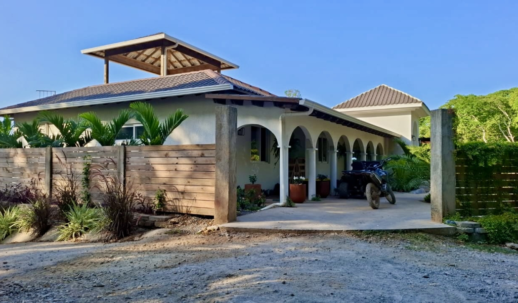 Listing ID: URE0719, New Jericho Utila, Bay Islands, HN - Fortalaza Main House, Photo #