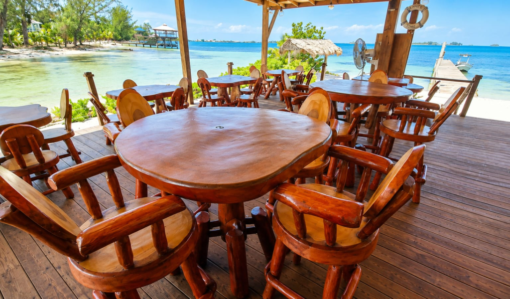 Listing ID: URE0720, Holland Beach Utila, Bay Islands, HN - The Dive Bar & Restaurant, Photo #