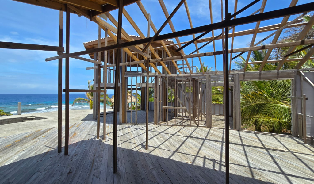 Listing ID: URE0722, Coconut Cove Utila, Bay Islands, HN - Coconut Cove Unfinished Gem, Photo #