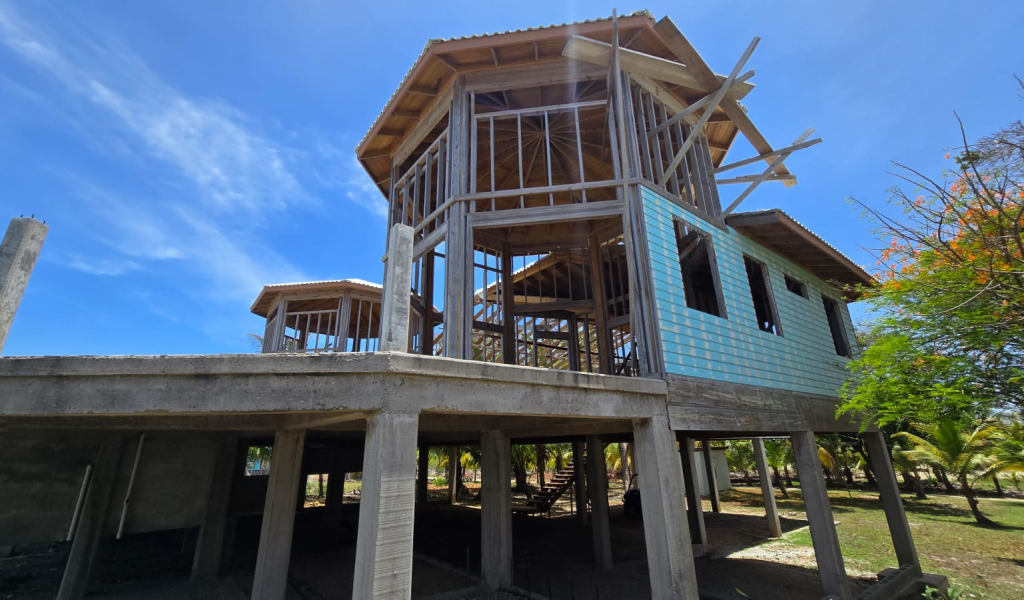Listing ID: URE0722, Coconut Cove Utila, Bay Islands, HN - Coconut Cove Unfinished Gem, Photo #