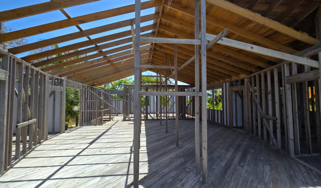 Listing ID: URE0722, Coconut Cove Utila, Bay Islands, HN - Coconut Cove Unfinished Gem, Photo #