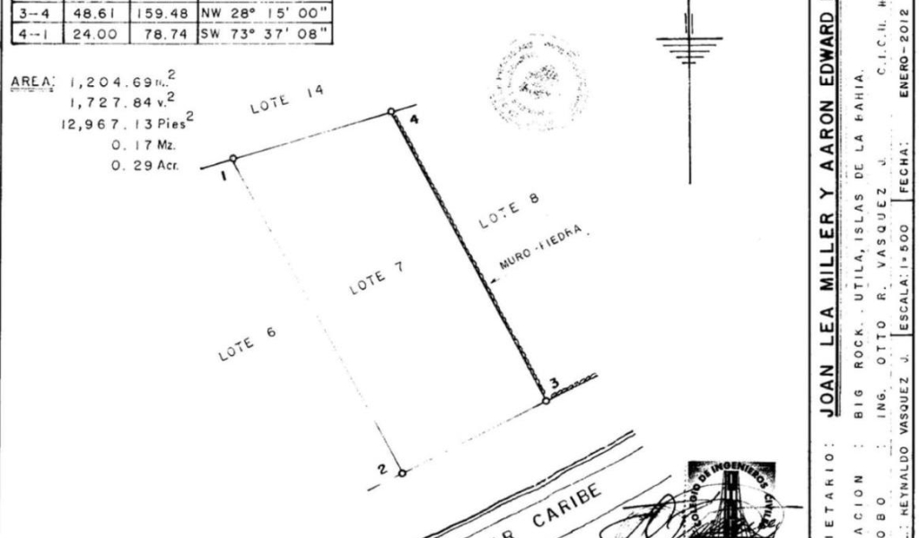 Listing ID: URE0723, Big Rock Utila, Bay Islands, HN - Big Rock oceanfront front and back Lot , Photo #