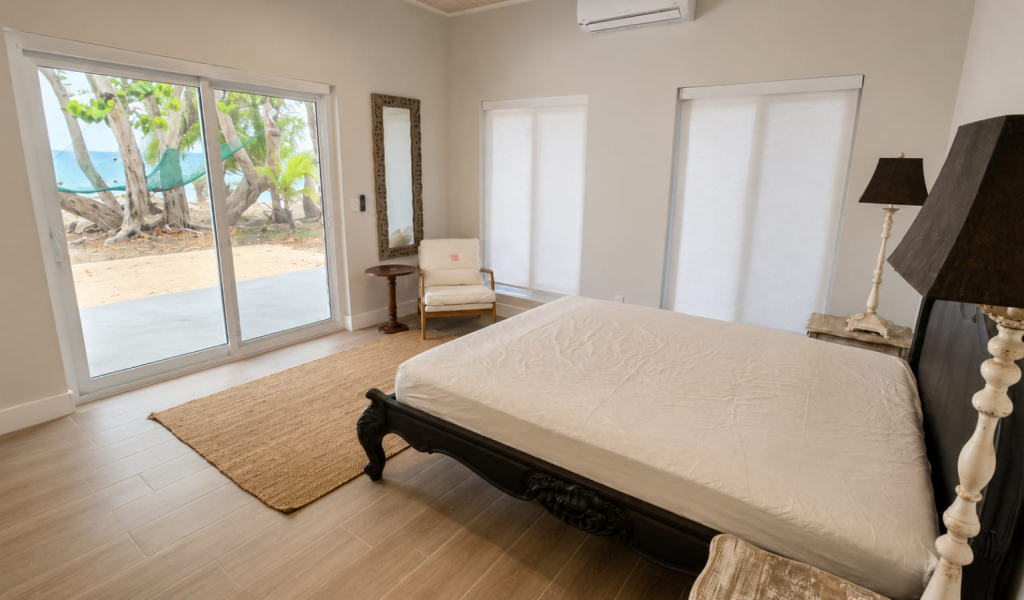 Listing ID: URE0725, Joshoa Point Utila, Bay Islands, HN - Deja Blue, Photo #