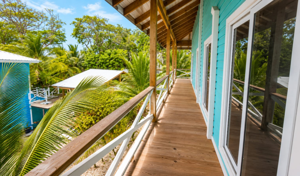 Listing ID: URE0725, Joshoa Point Utila, Bay Islands, HN - Deja Blue, Photo #