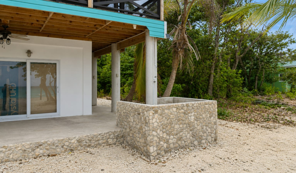 Listing ID: URE0725, Joshoa Point Utila, Bay Islands, HN - Deja Blue, Photo #